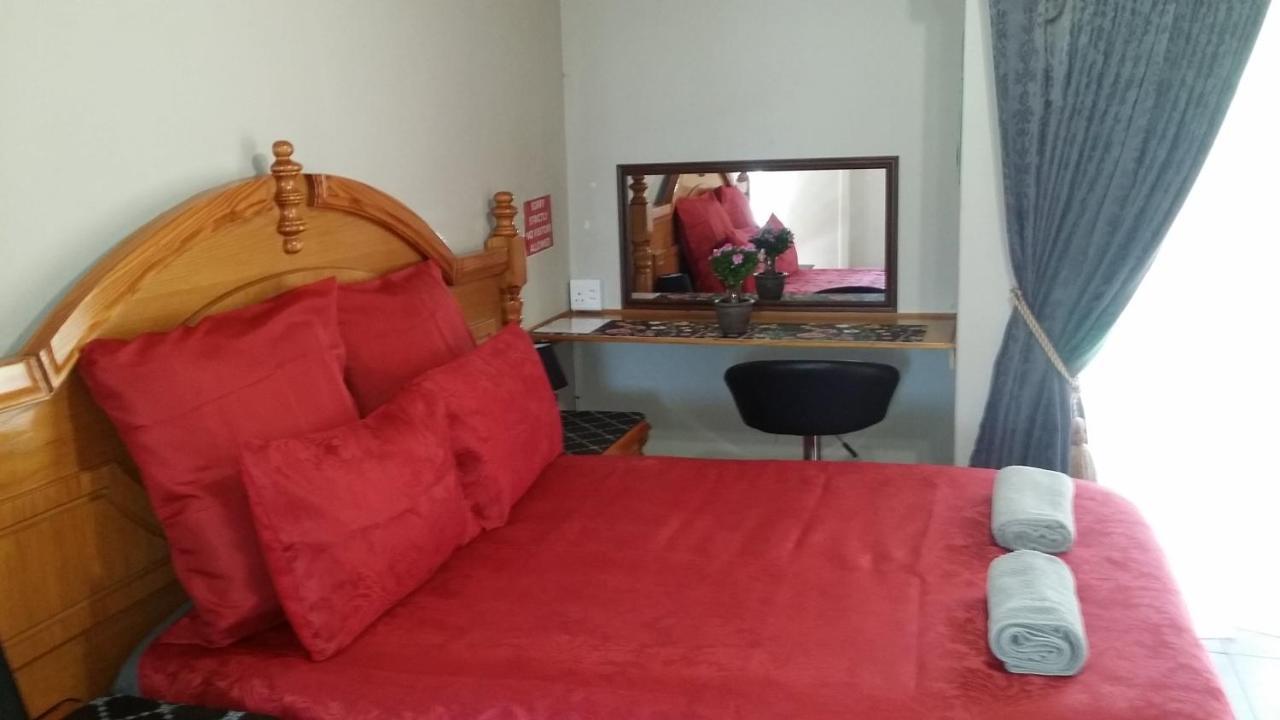 Chariots Guest House Polokwane Esterno foto