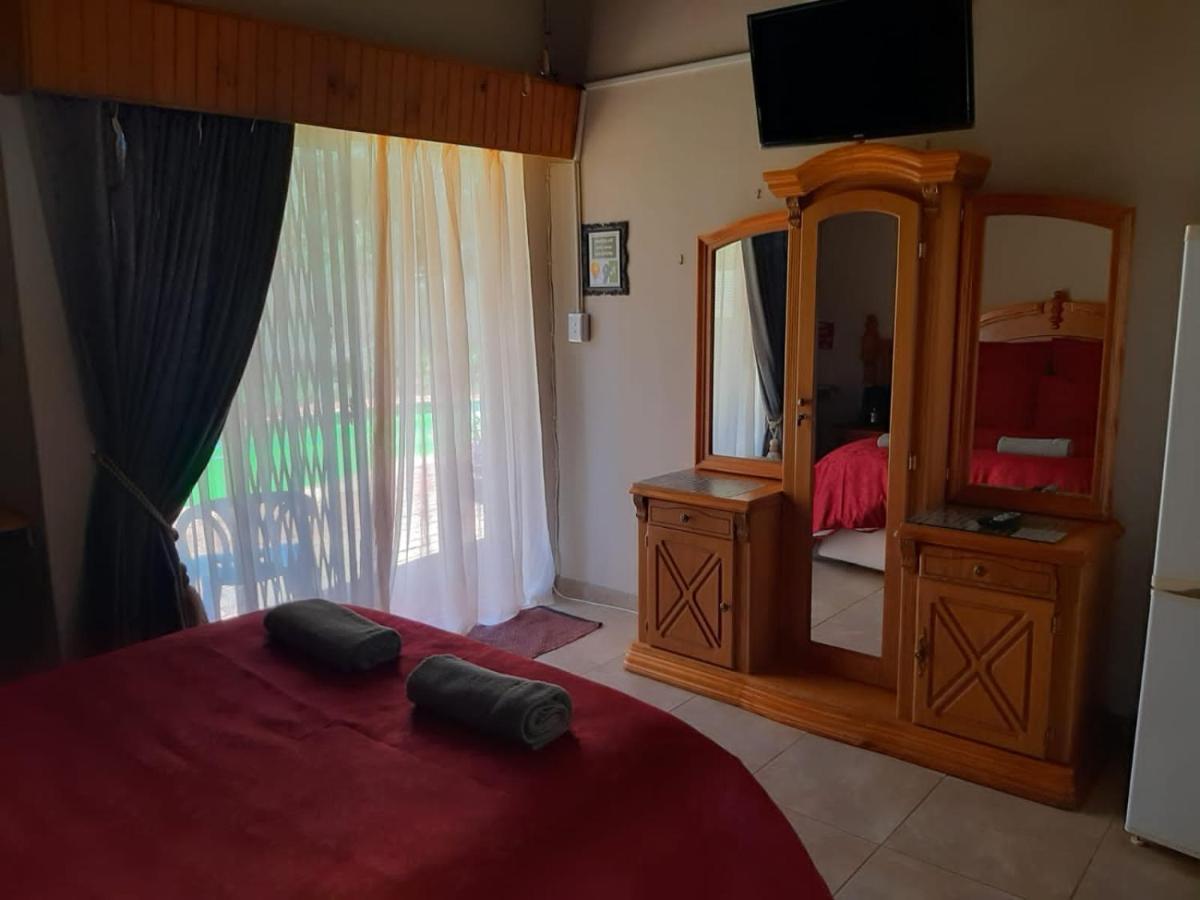 Chariots Guest House Polokwane Esterno foto